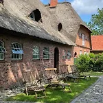 Haubarg Am Апартаменты Vollerwiek